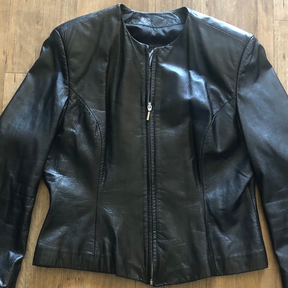 Ladies Genuine Leather Fitted Jacket - Picture 6 of 7